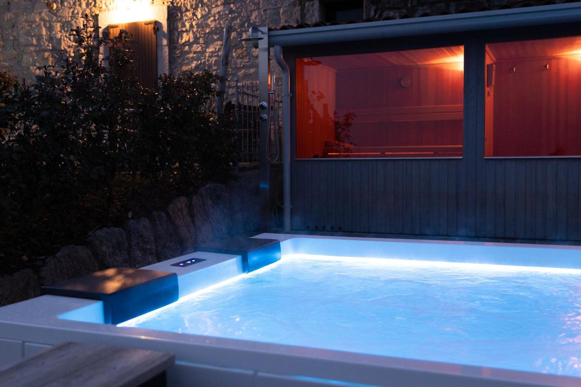 Ca' Baetti L'Antico Borgo Bed & Breakfast Roncola ภายนอก รูปภาพ