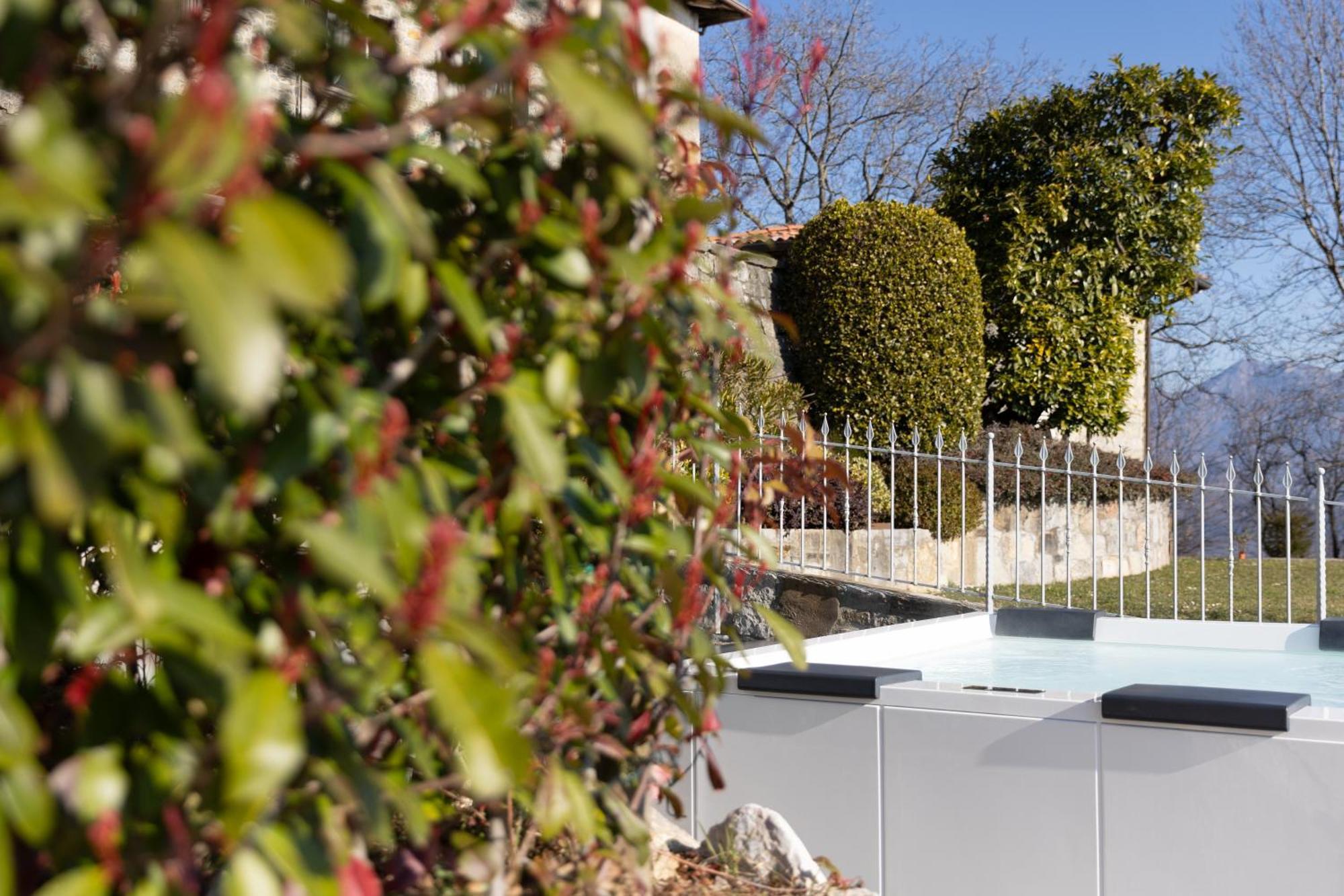 Ca' Baetti L'Antico Borgo Bed & Breakfast Roncola ภายนอก รูปภาพ