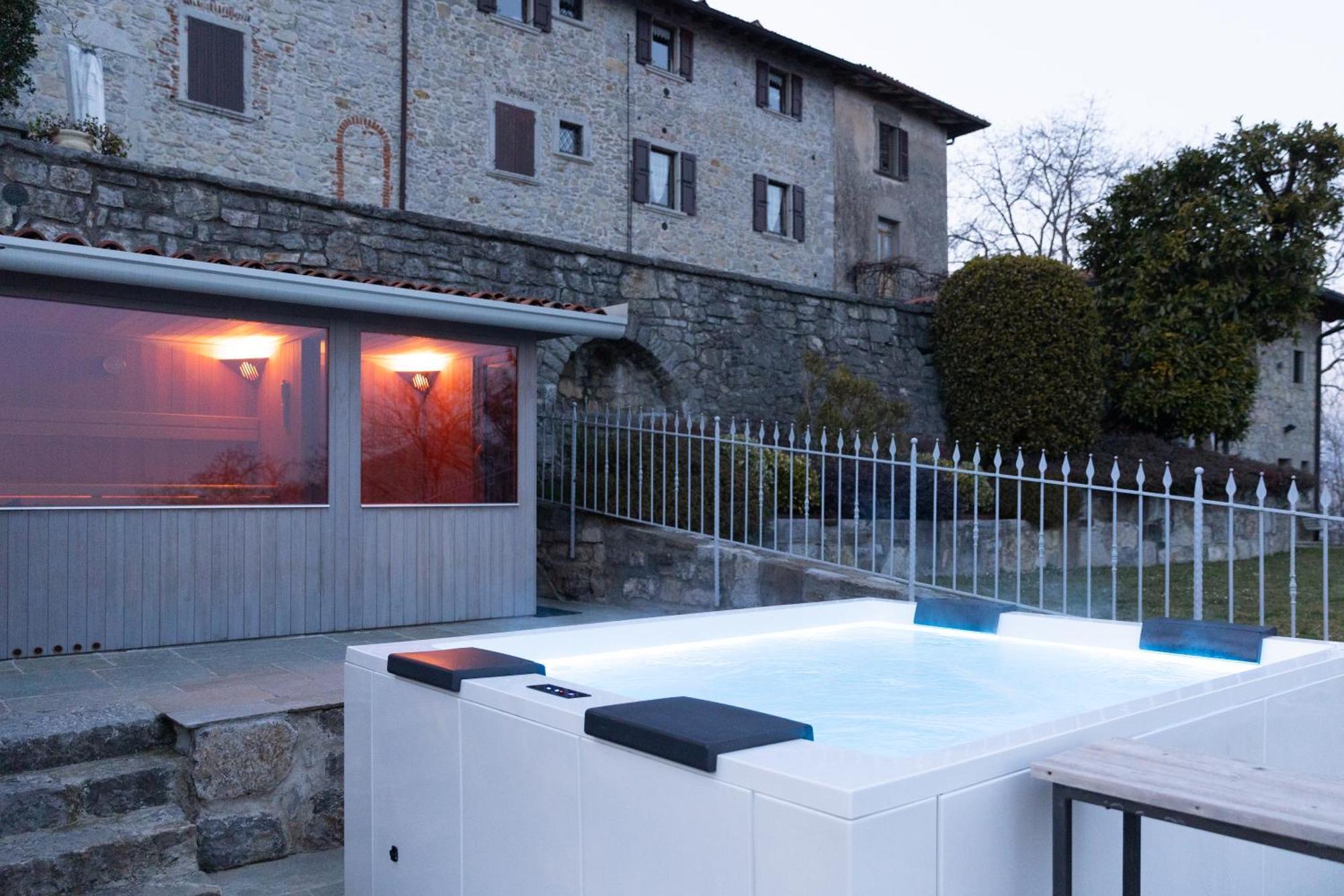 Ca' Baetti L'Antico Borgo Bed & Breakfast Roncola ภายนอก รูปภาพ