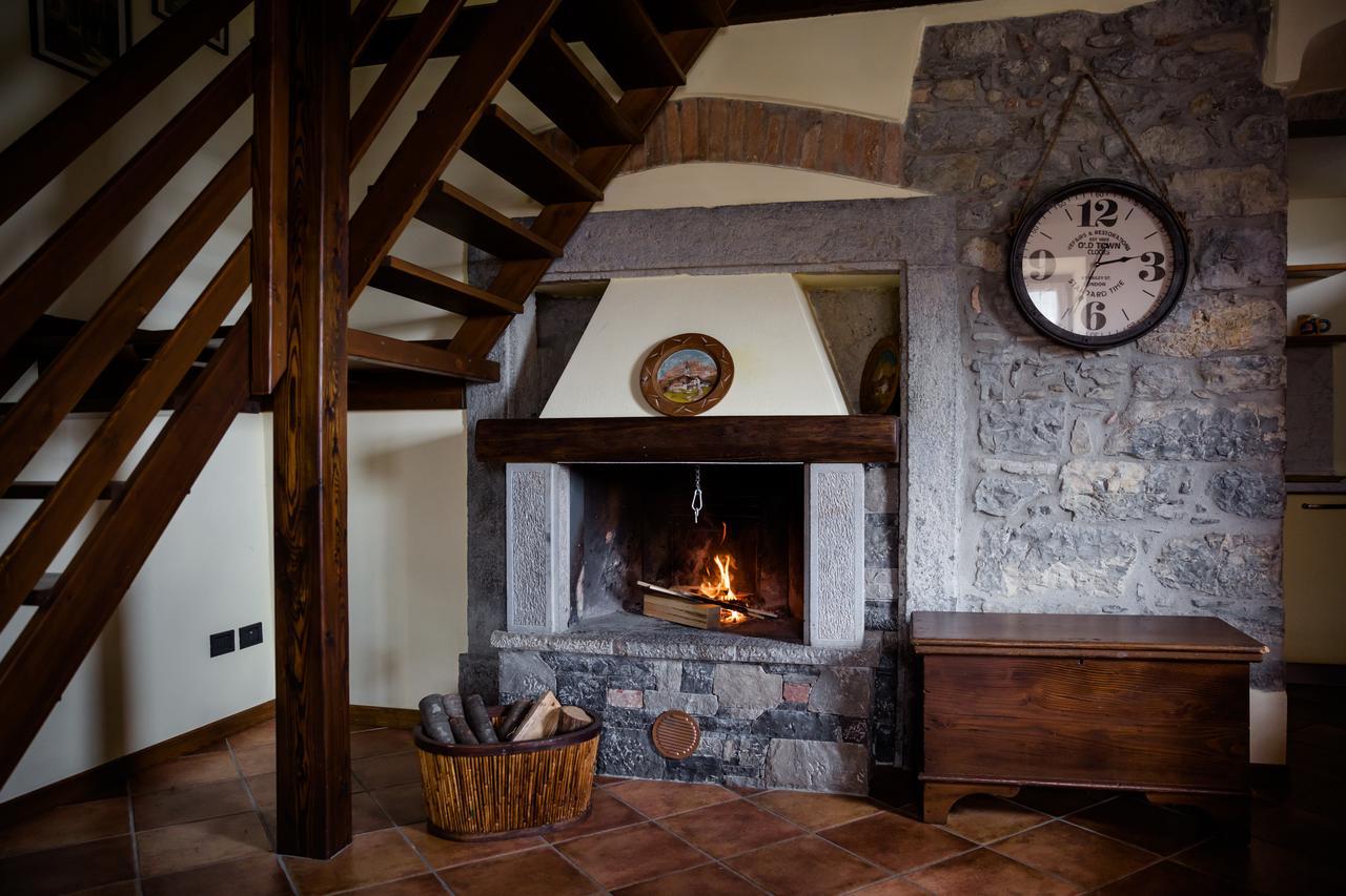 Ca' Baetti L'Antico Borgo Bed & Breakfast Roncola ภายนอก รูปภาพ