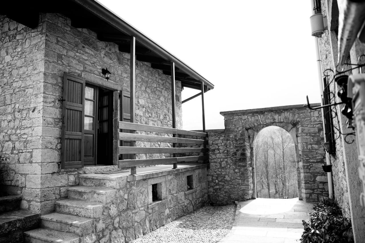 Ca' Baetti L'Antico Borgo Bed & Breakfast Roncola ภายนอก รูปภาพ