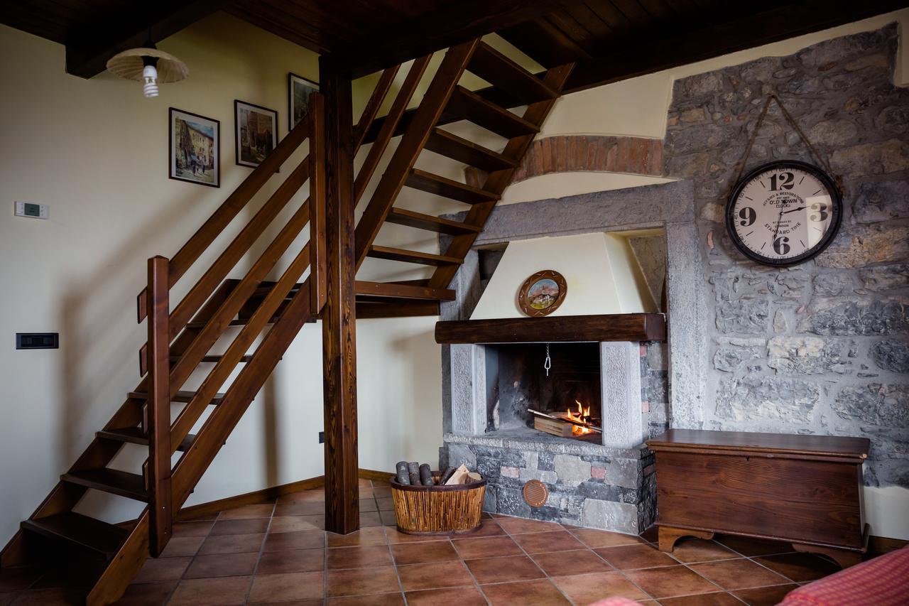 Ca' Baetti L'Antico Borgo Bed & Breakfast Roncola ภายนอก รูปภาพ