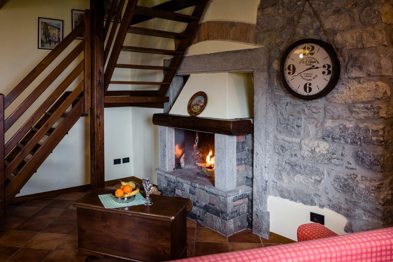 Ca' Baetti L'Antico Borgo Bed & Breakfast Roncola ภายนอก รูปภาพ