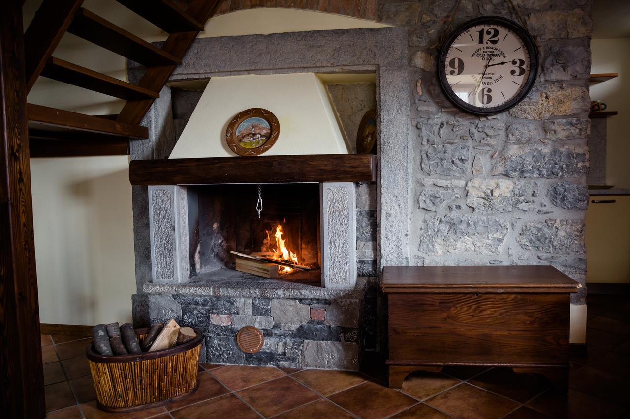 Ca' Baetti L'Antico Borgo Bed & Breakfast Roncola ภายนอก รูปภาพ
