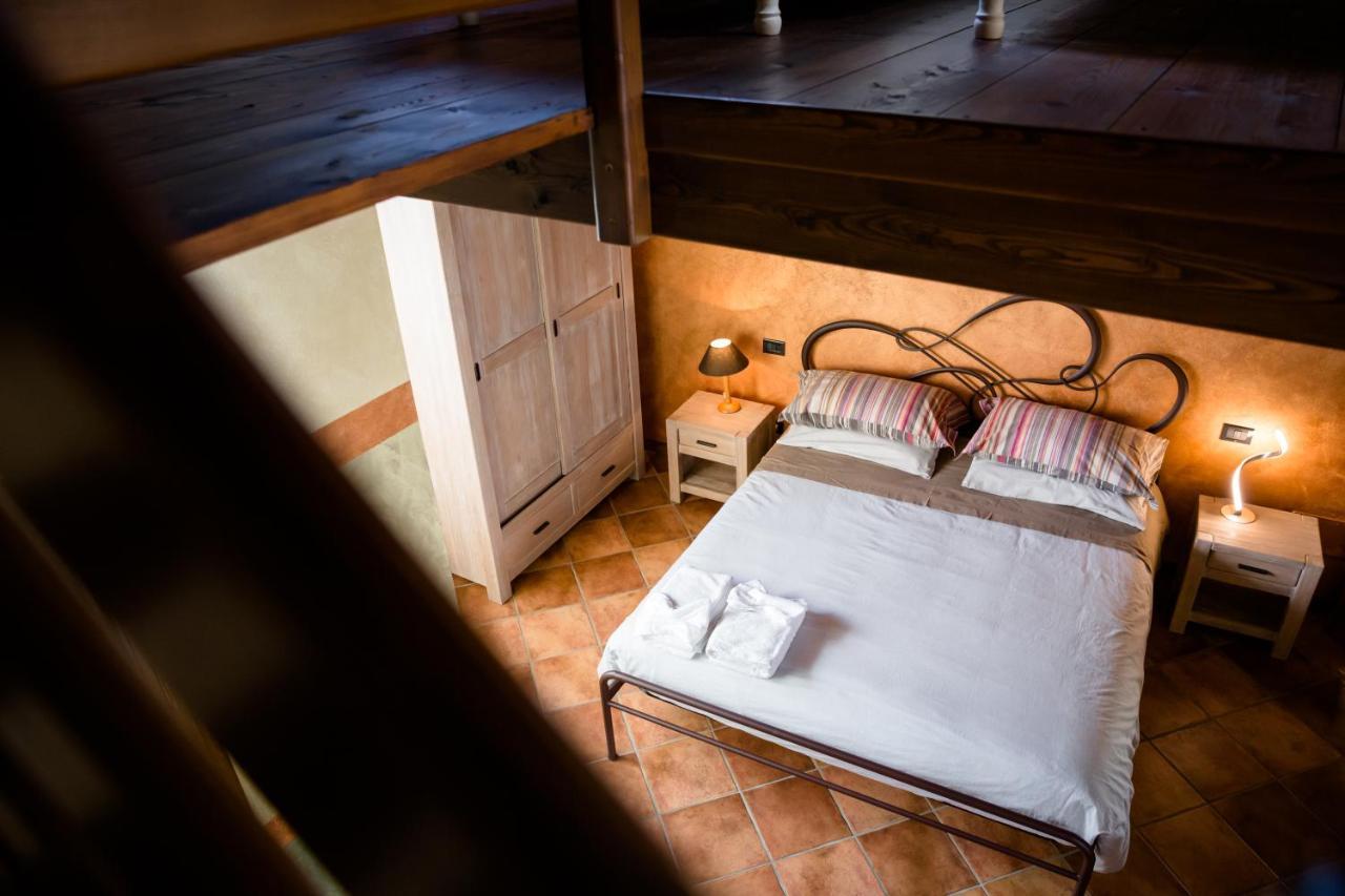 Ca' Baetti L'Antico Borgo Bed & Breakfast Roncola ภายนอก รูปภาพ
