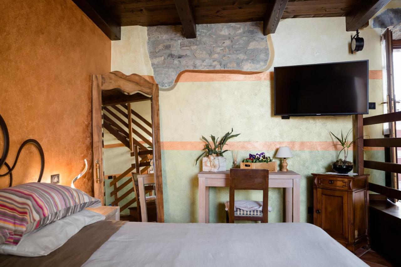 Ca' Baetti L'Antico Borgo Bed & Breakfast Roncola ภายนอก รูปภาพ
