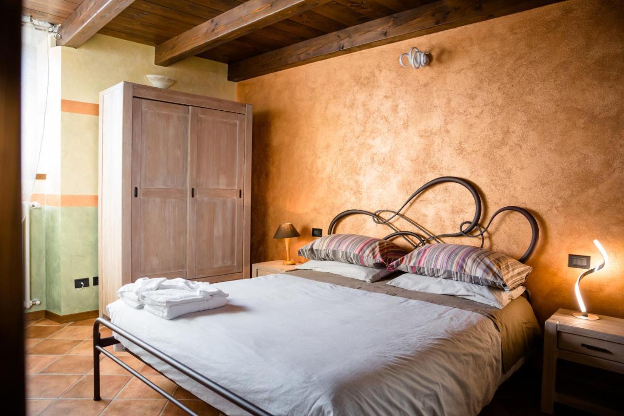 Ca' Baetti L'Antico Borgo Bed & Breakfast Roncola ภายนอก รูปภาพ